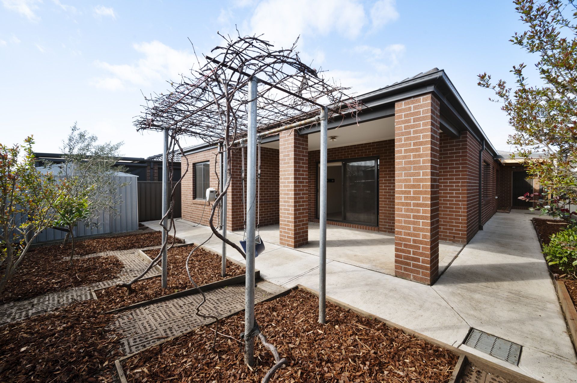 Spacious Family Home in Wollert – Available Now!