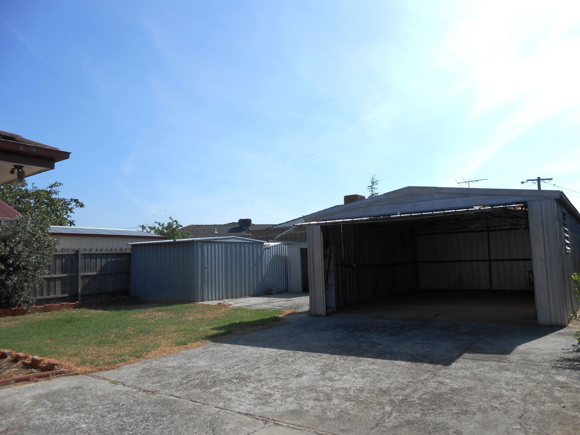 CENTRALLY LOCATED FAMILY HOME  *Insp Sat 3rd Sep @ 9:15am & Thu 8th Sep @ 5:05pm