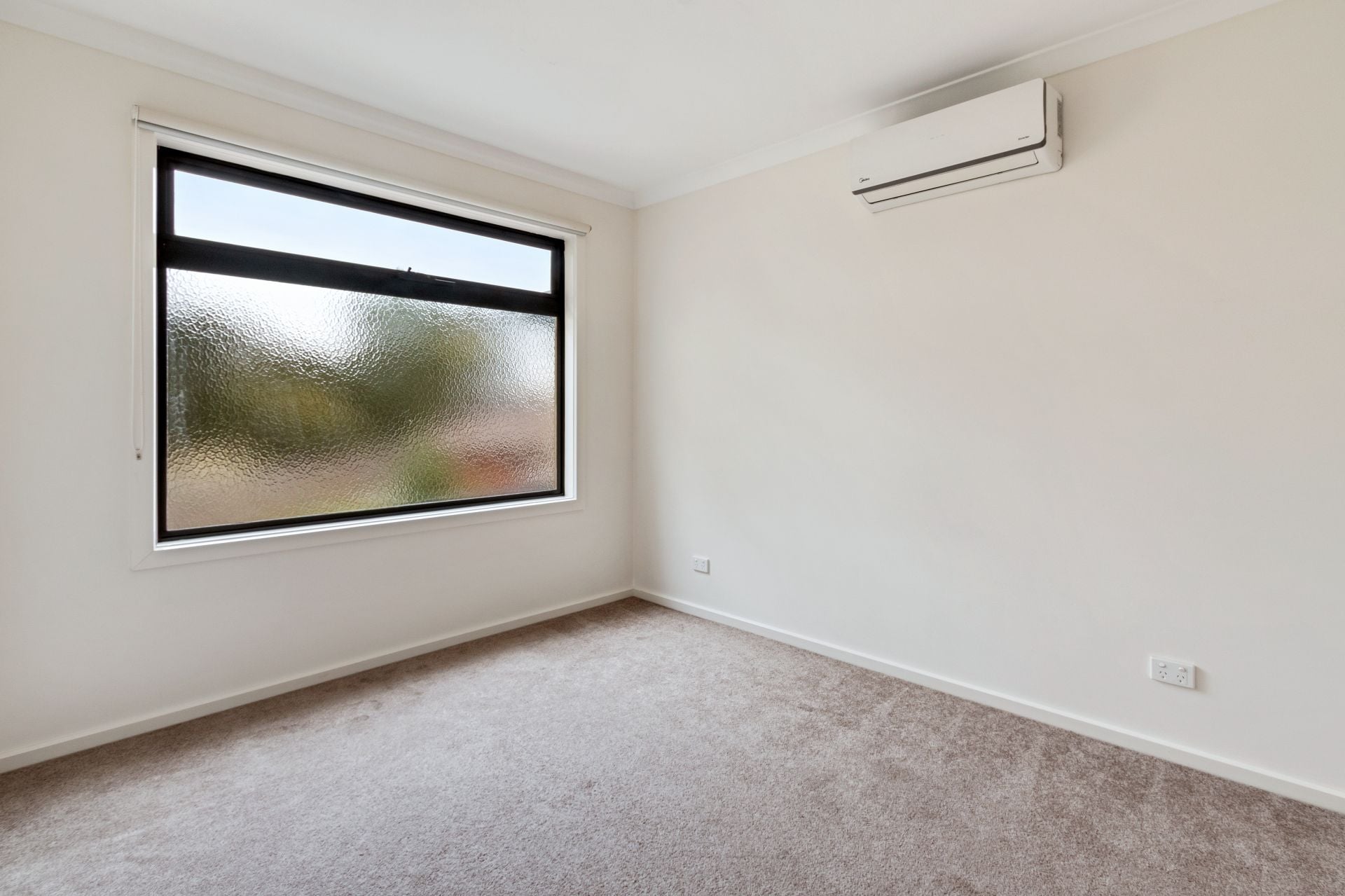 All you need , low maintenance living ** 2 bed townhouse **