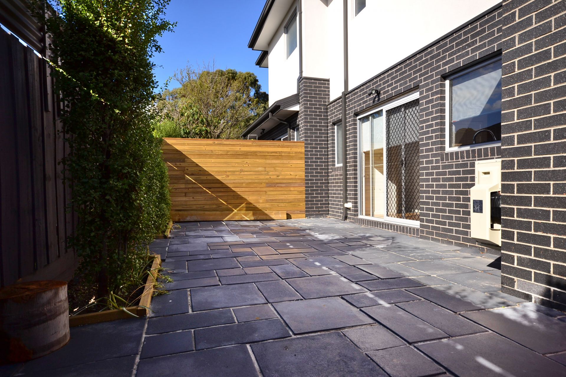 SUPERB MODERN STYLE