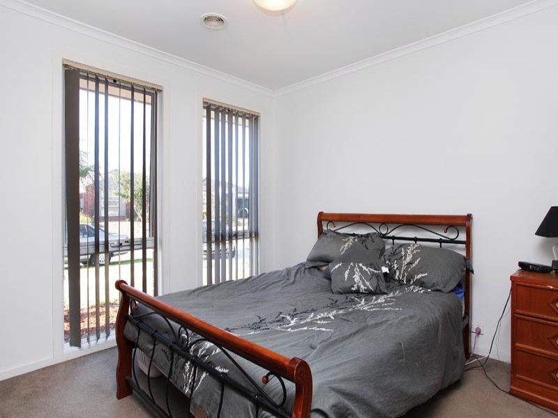 12 Bentley Drive, Deer Park - Thumbnail 6