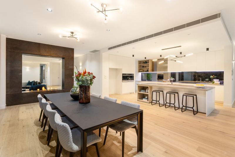 1/7 Orrong Crescent, Caulfield North