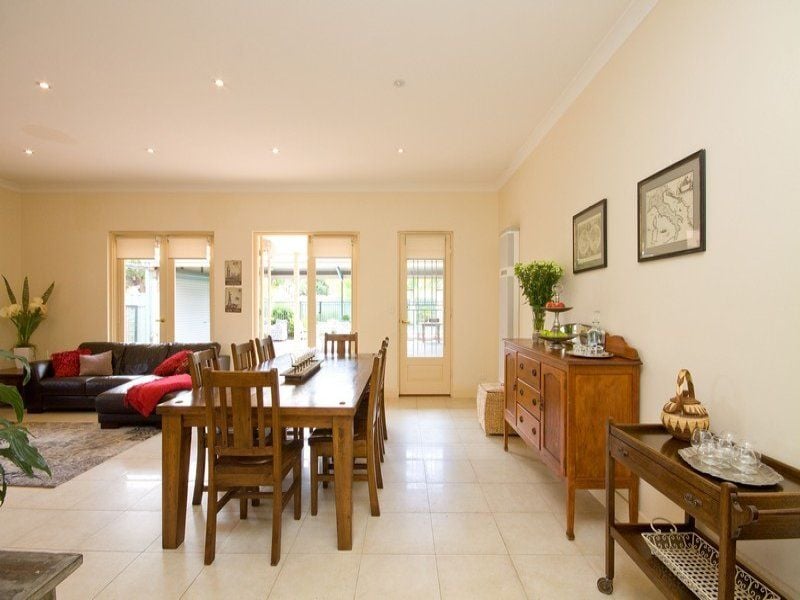 24 Dunbar Terrace Glenelg East 5045
