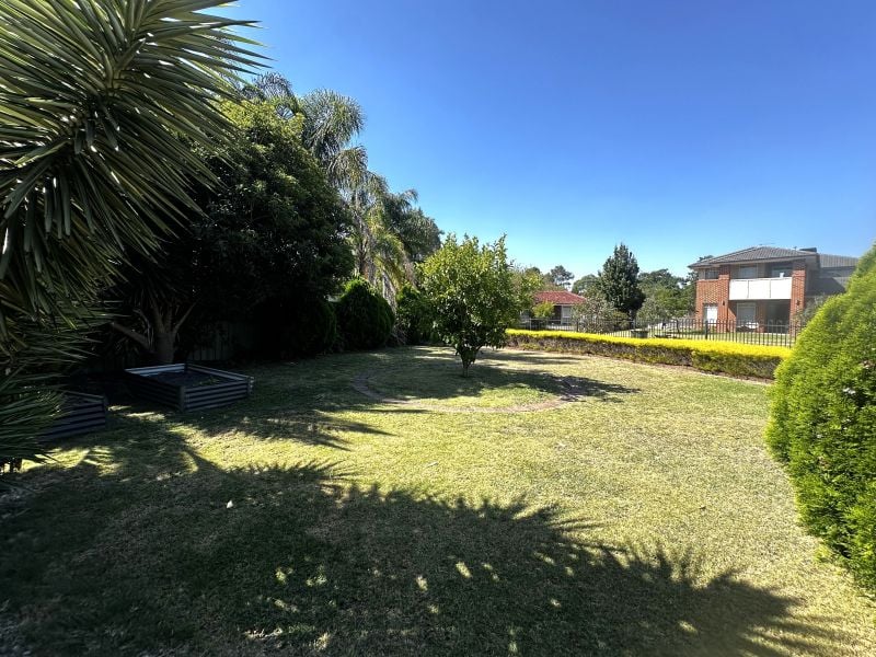 16 Chisholm Court, Mill Park