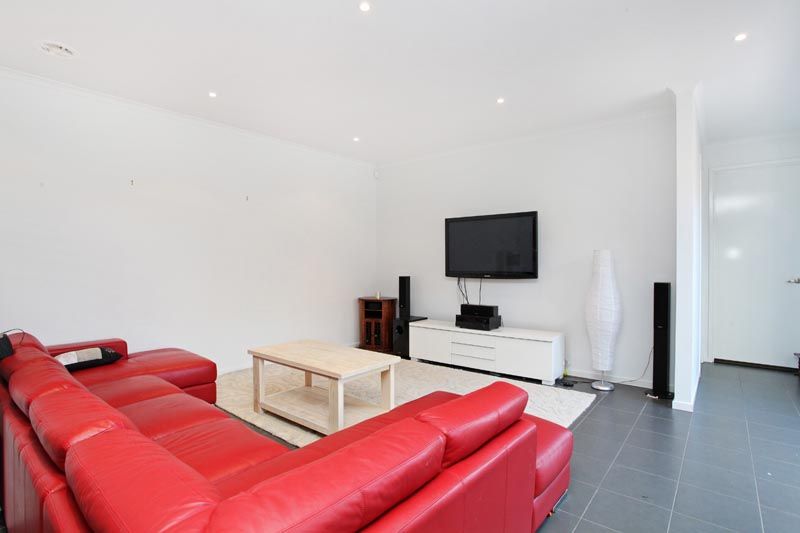 40 Broadway, Caroline Springs - Thumbnail 5