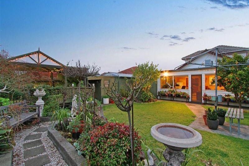 A Piece Of Royal Land With The Home To Match!