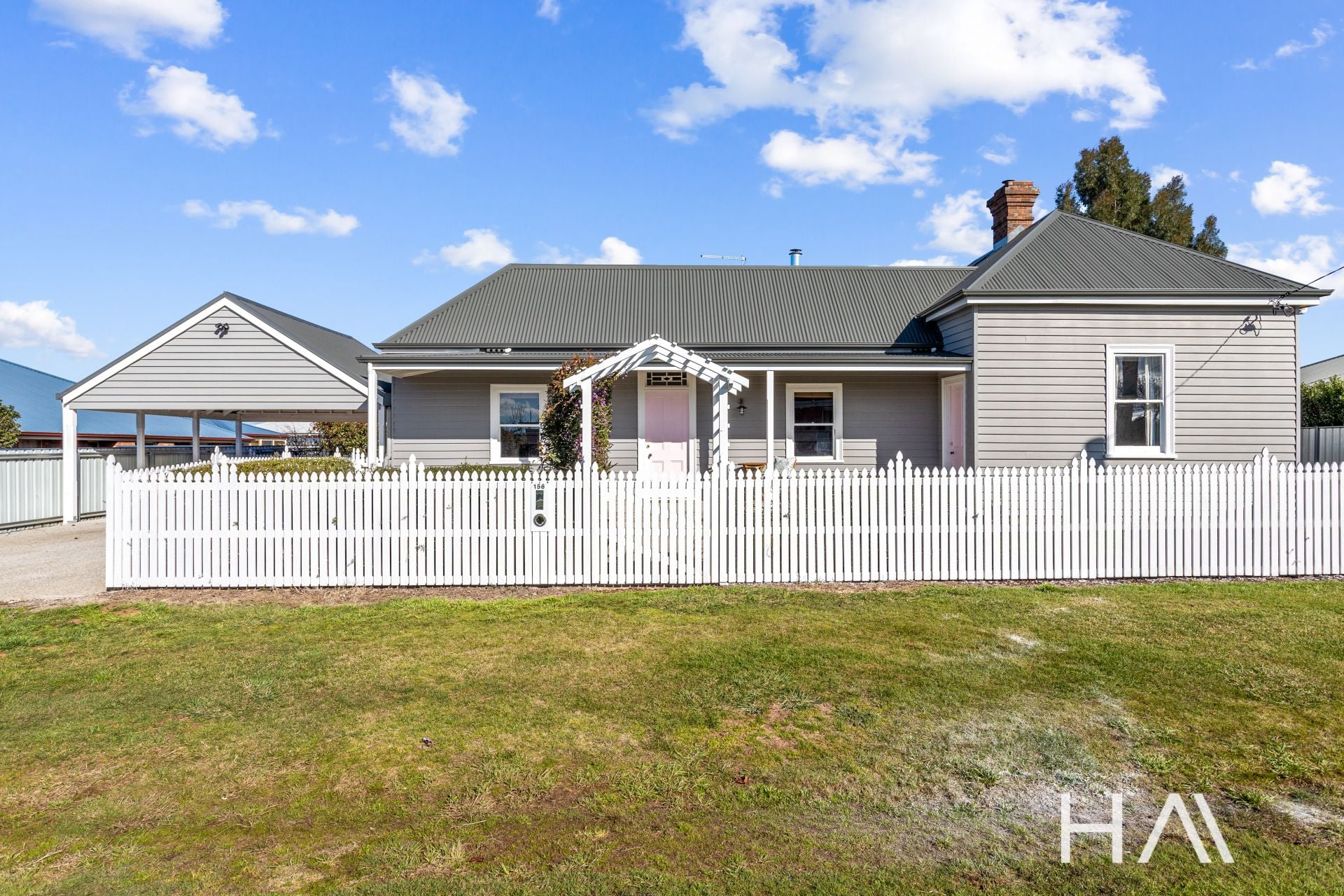 156 Dexter Street Westbury, Westbury - Thumbnail 2