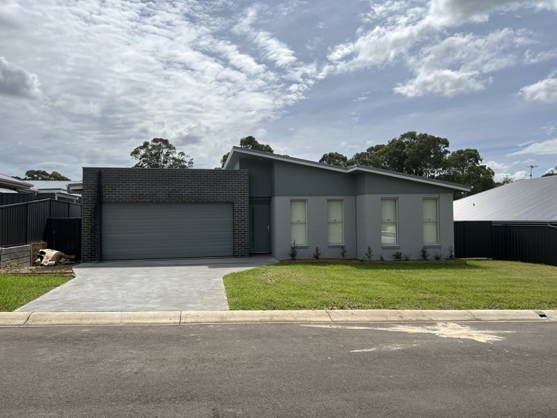 Real Estate For Lease 18 Kurrajong Crescent Tahmoor , NSW