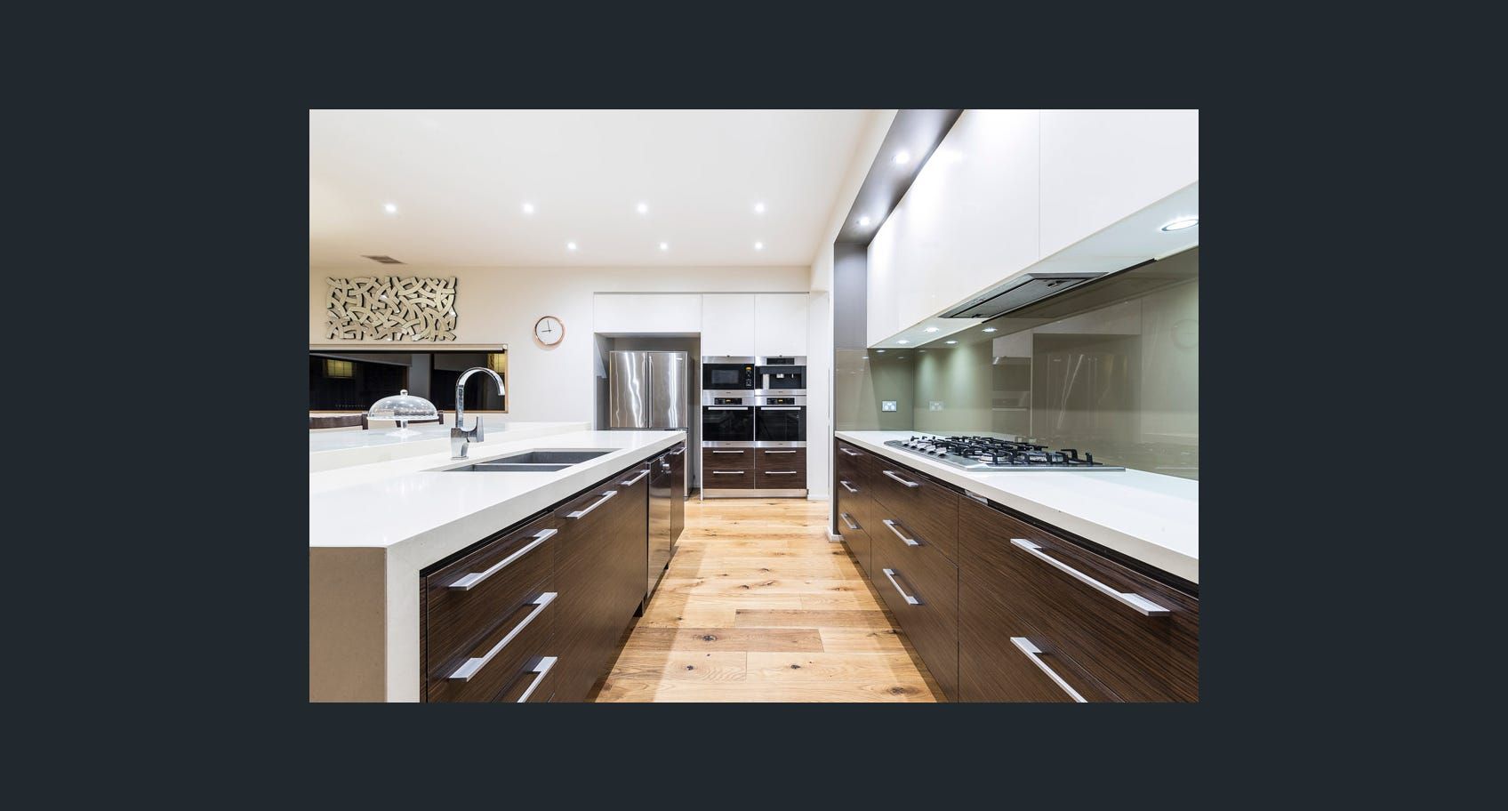 LUXURY LIVING