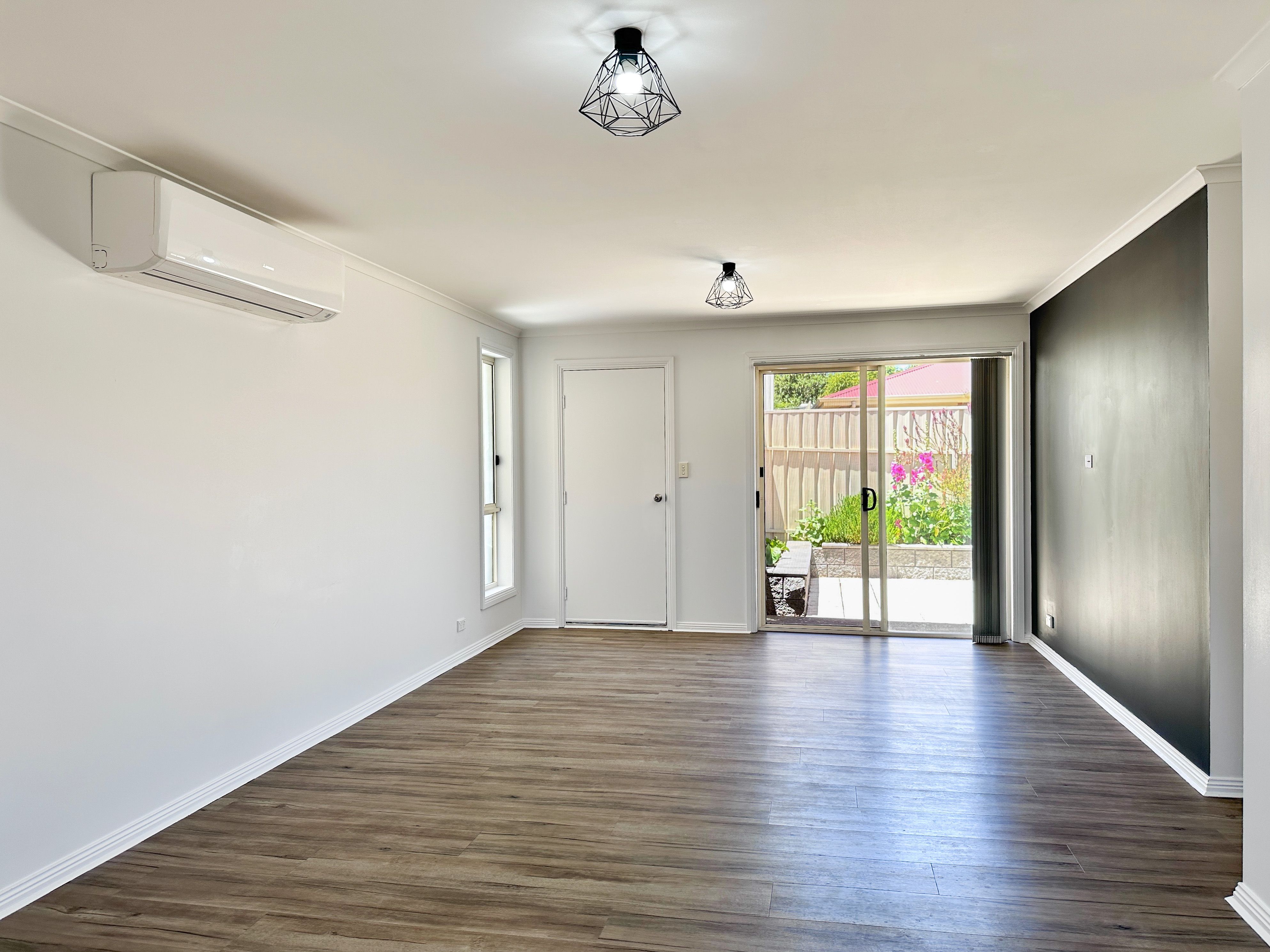 2/6 Booth Avenue Morphett Vale 5162