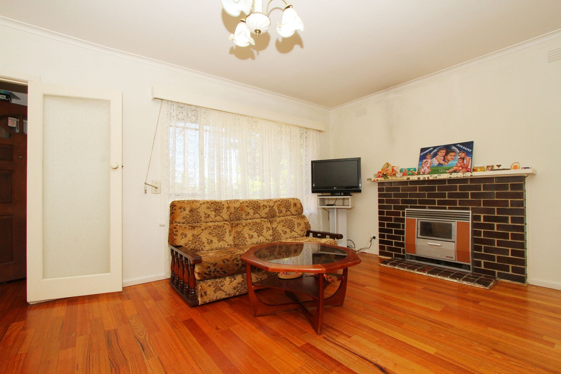 LARGE 3 BEDROOM HOME IN A GREAT LOCATION