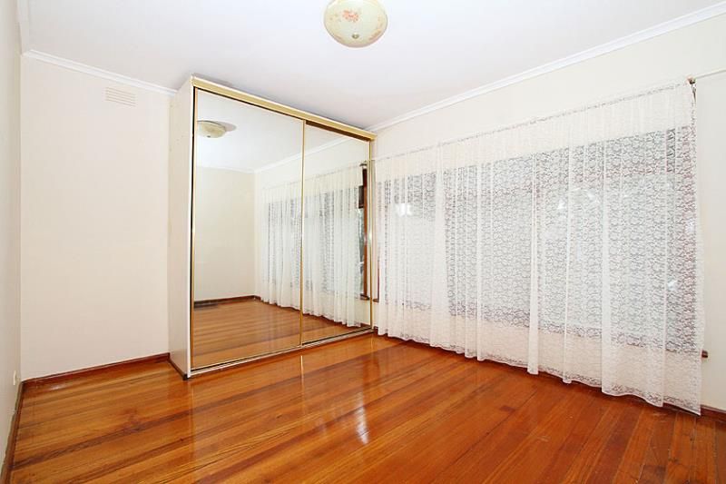 PRICE $290-310PW LOOKING FOR A GREAT TENANT!