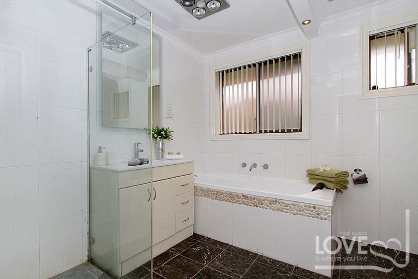 5 BEDROOM FAMILY HOME IN A PRIME LOCATION