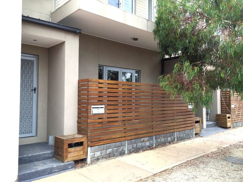 2 bedroom townhouse close to amenities