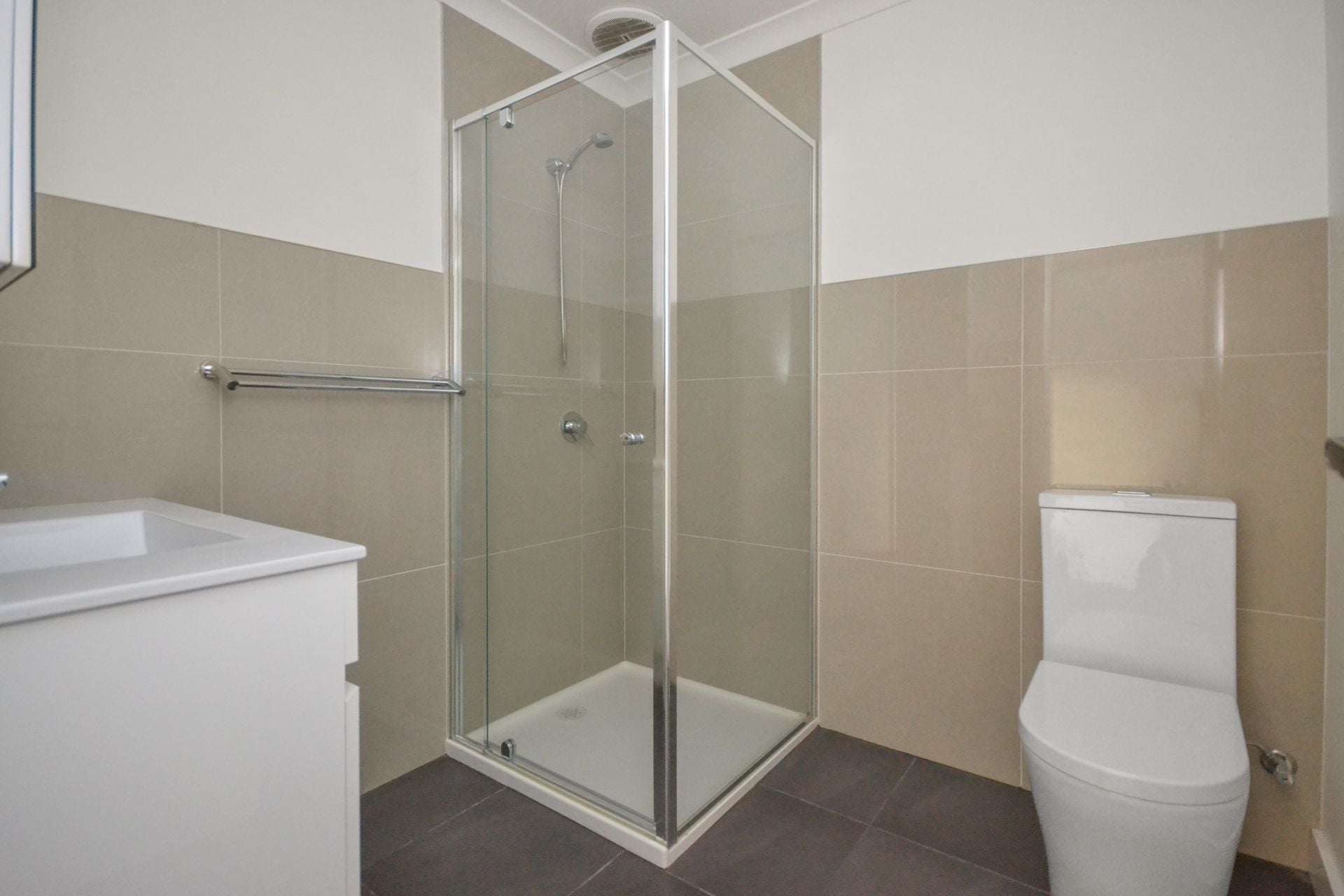 THREE BEDROOM CONTEMPORARY LIVING