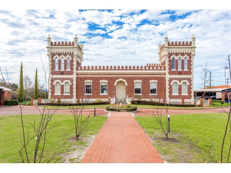 Real Estate For Lease 25 1 Thirlmere Road Mount Lawley Wa