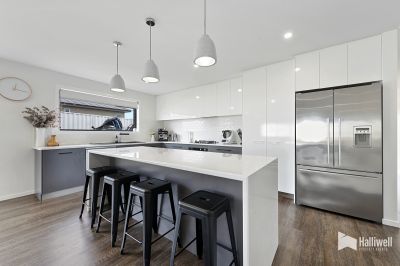 3
 
 
 
  
 
 
 2
 
 
 
  
 
 
 2
 
 
 
 
 
 
 
 11 Franklin Court, Shearwater TAS 7307, Shearwater - Thumbnail 3