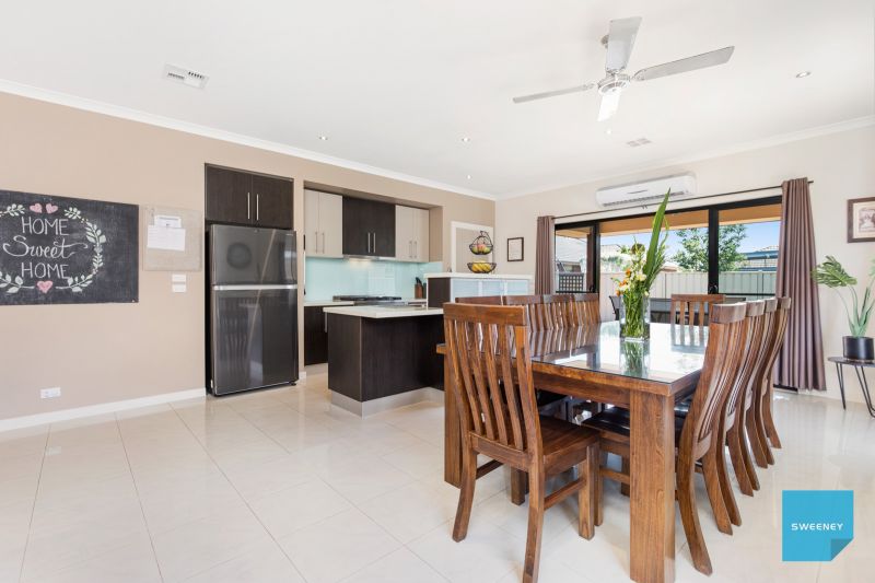 26 Lyme Park Circle, Caroline Springs - Thumbnail 7