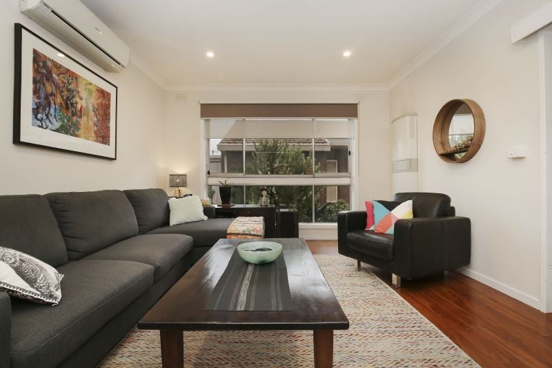 2/20-22 Rathcown Road, Reservoir