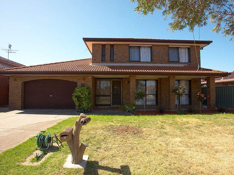 35 Roach Drive, Altona Meadows - Thumbnail 3