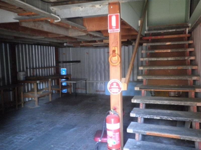 IDEAL FOR TRADES PEOPLE/HOBBYISTS/STORAGE