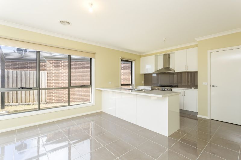 2 Shelburn Way Ocean Grove VIC, Ocean Grove - Thumbnail 7