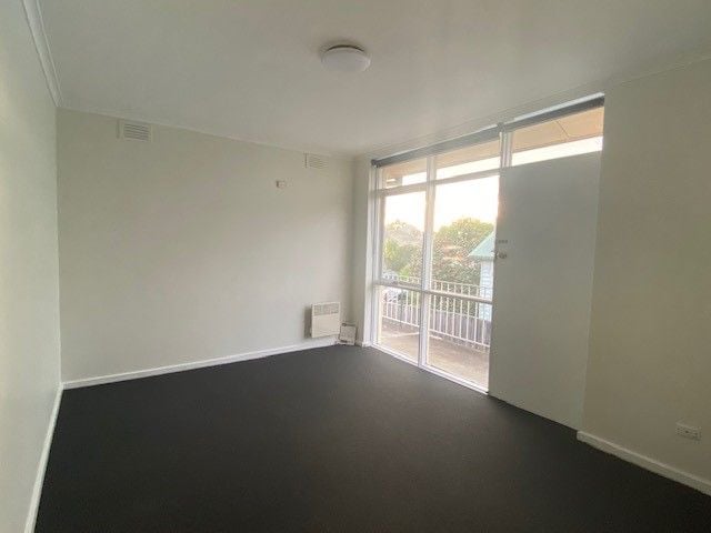 Walking Distance to High Street