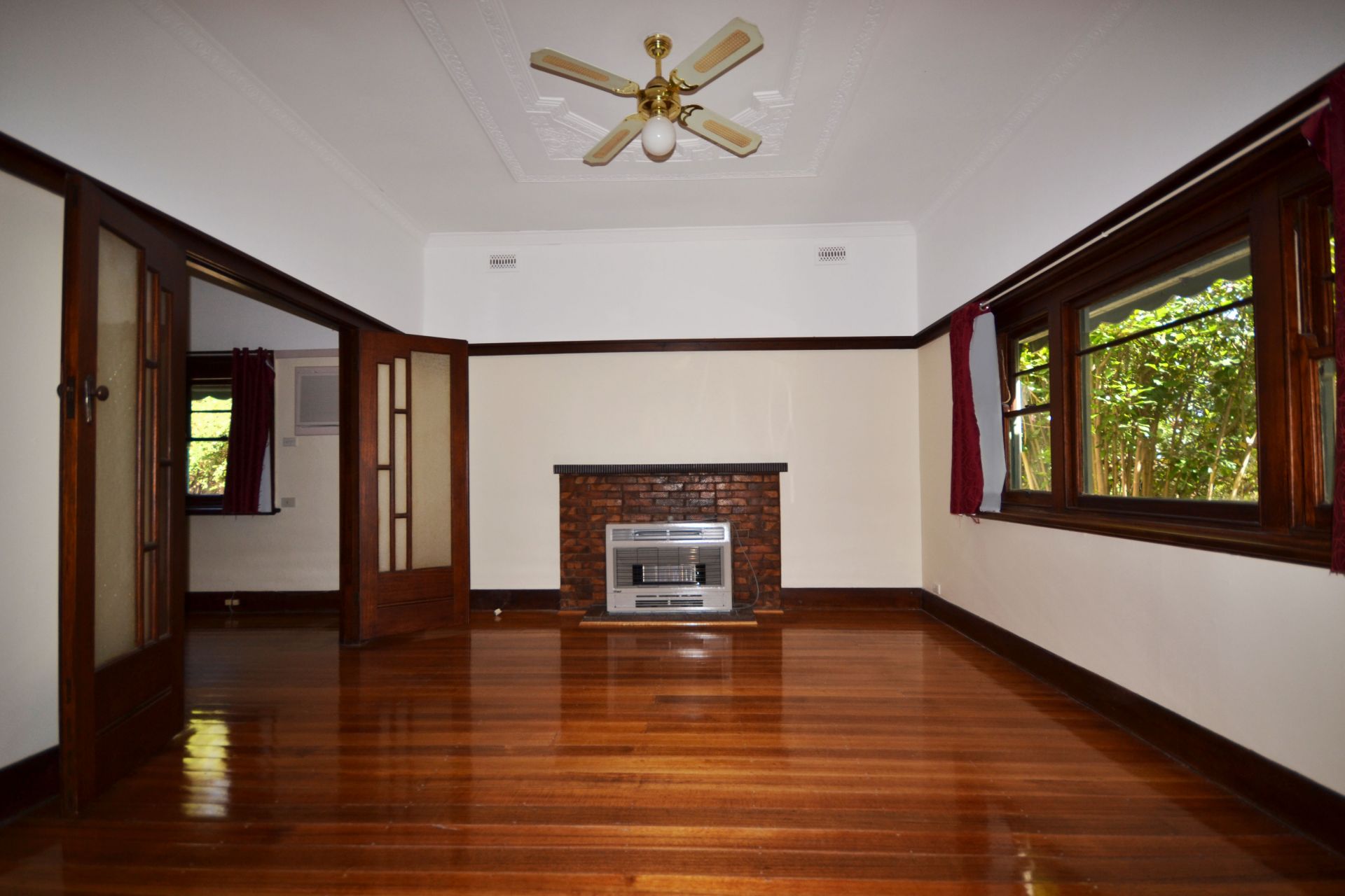 A PLACE TO CALL HOME AND READY FOR YOU TO MOVE INTO NOW!