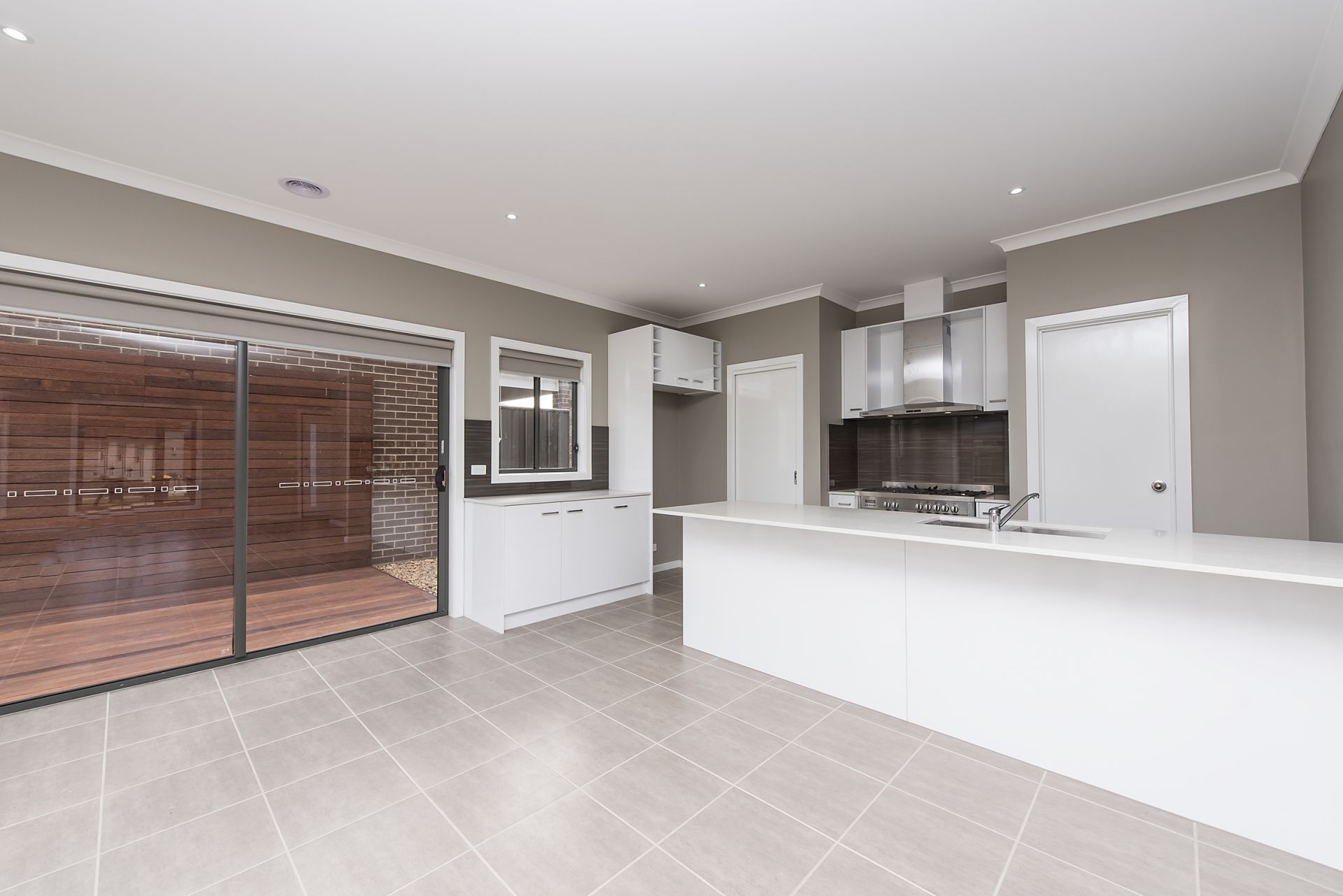 2 Axis Avenue, Fraser Rise - Thumbnail 4