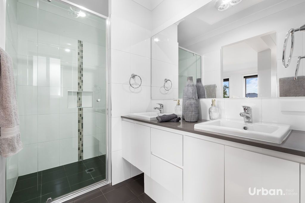 Colebee 15 Kirkwood Crescent