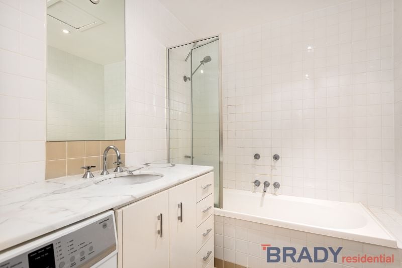 62/394 Collins Street MELBOURNE VIC, Melbourne - Thumbnail 4