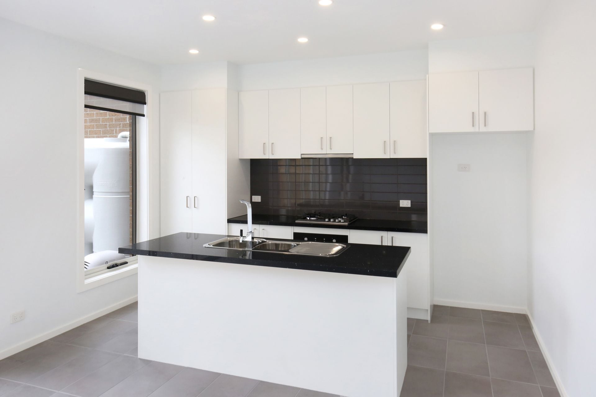MODERN TOWNHOUSE STYLISH AND SOPHISTICATED