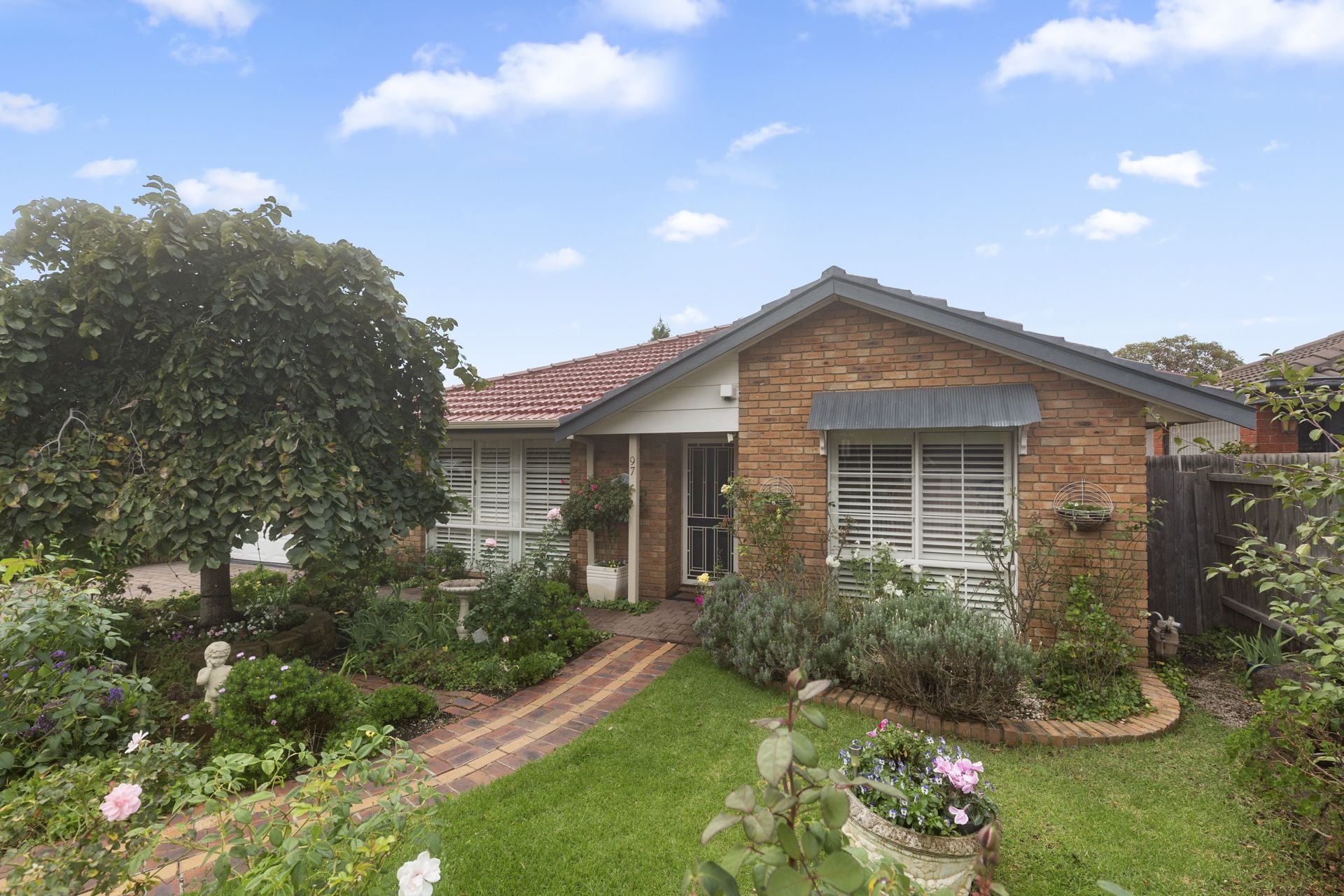 SOMETHING SPECIAL -            
LAND APPROX 658m2