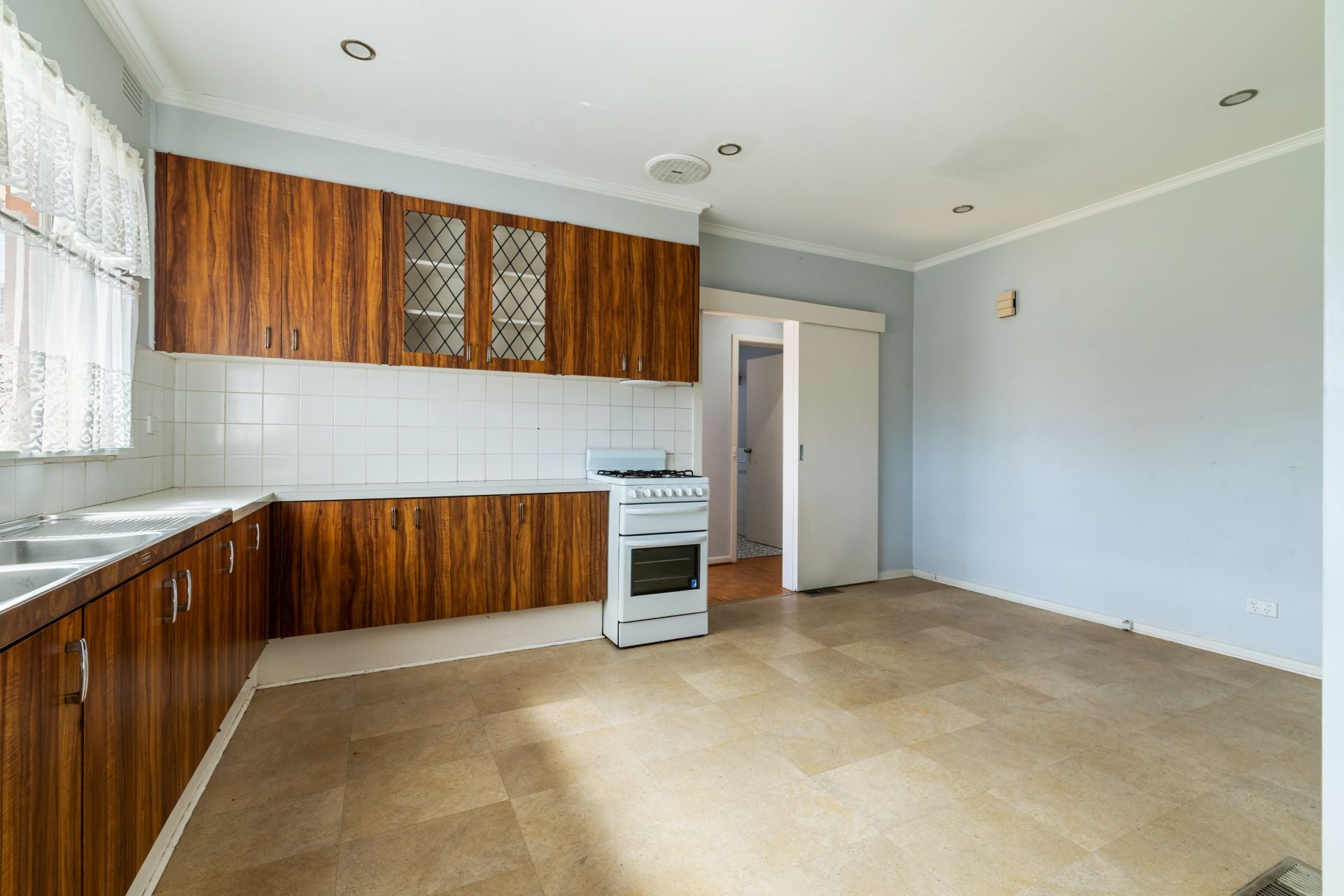 Fabulous Family Classic With Potential Plus