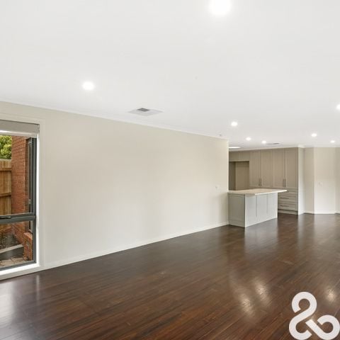 **Executive Family Luxury Living in Ivanhoe**