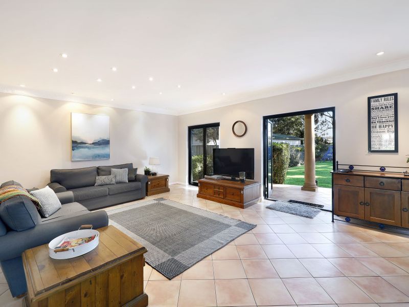 61 Kareena Road, Miranda, Miranda - Thumbnail 3