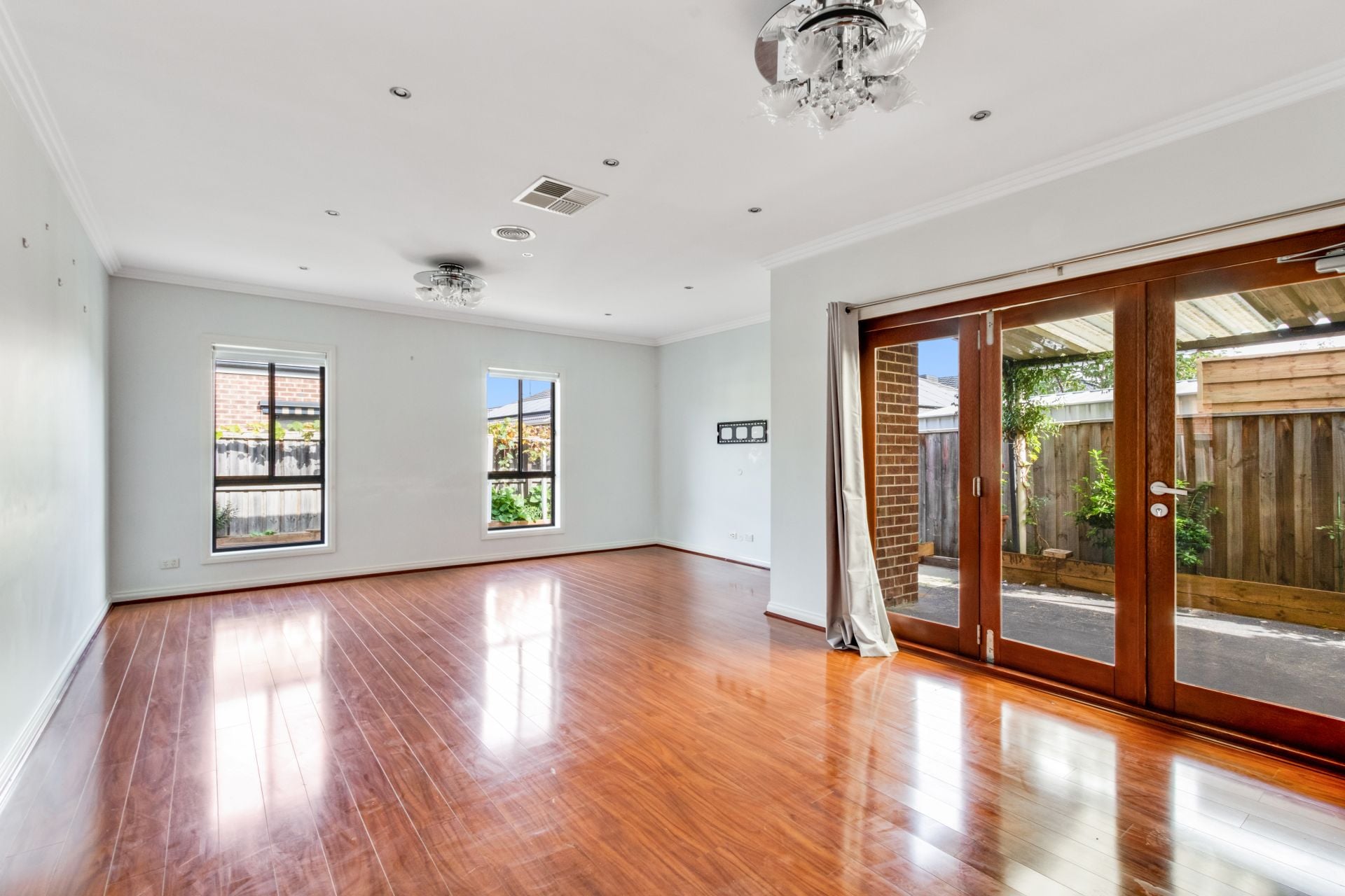 MODERN & LOW MAINTENANCE