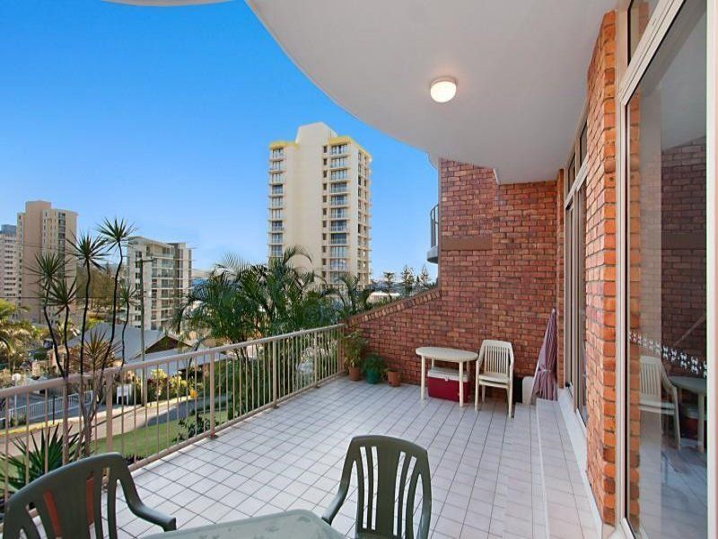 3/6 Petrie Street 'Hanalei' (aka 3/3 Tweed Tce) RAINBOW BAY QLD, ) Rainbow Bay - Thumbnail 4