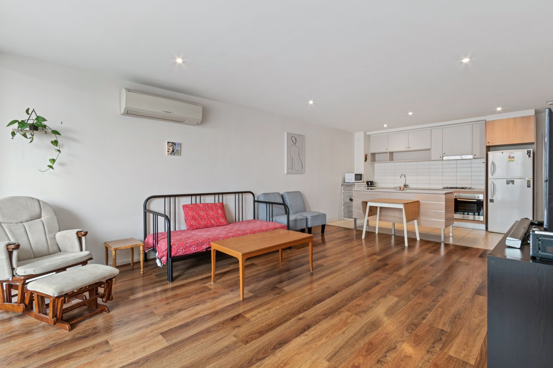 EXTRA SPACIOUS TWO BEDROOM
