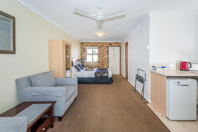 IMMACULATE B&B MOTEL - EVER POPULAR PORT STEPHENS AREA