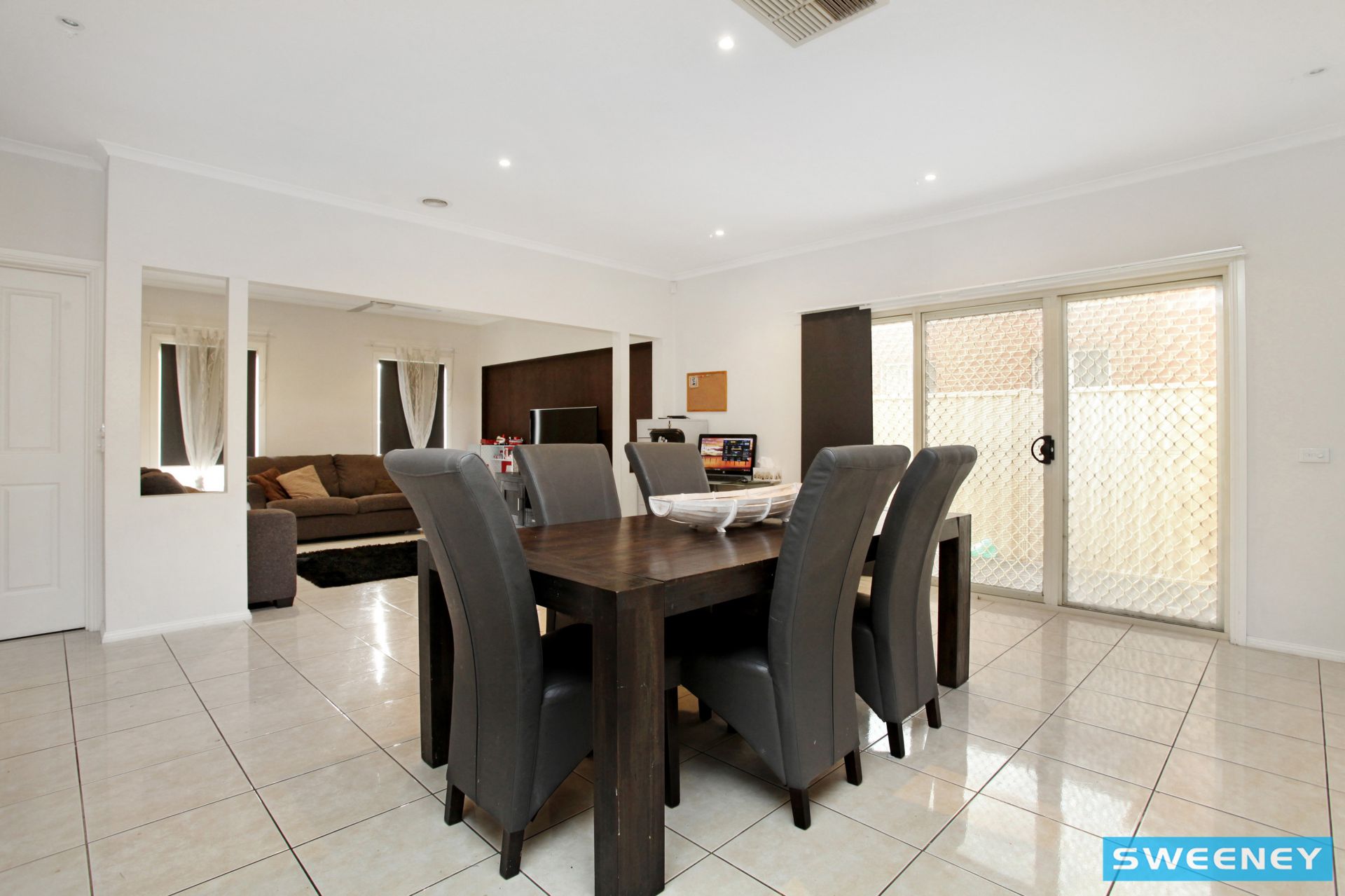 25 Clementson Drive, Caroline Springs - Thumbnail 8