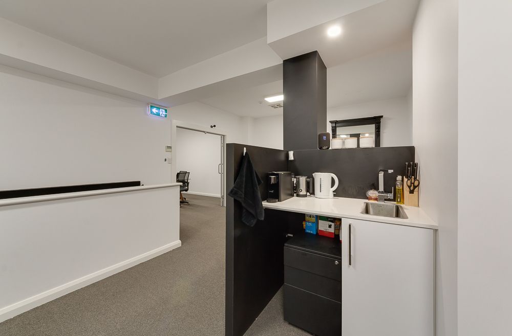 FANTASTIC CENTRALLY BASED FREMANTLE OFFICE!