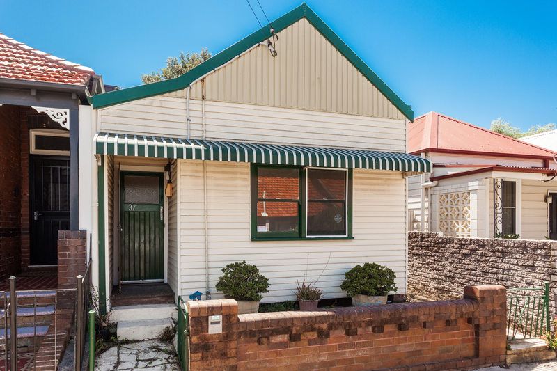 Cosy Two Bedroom House