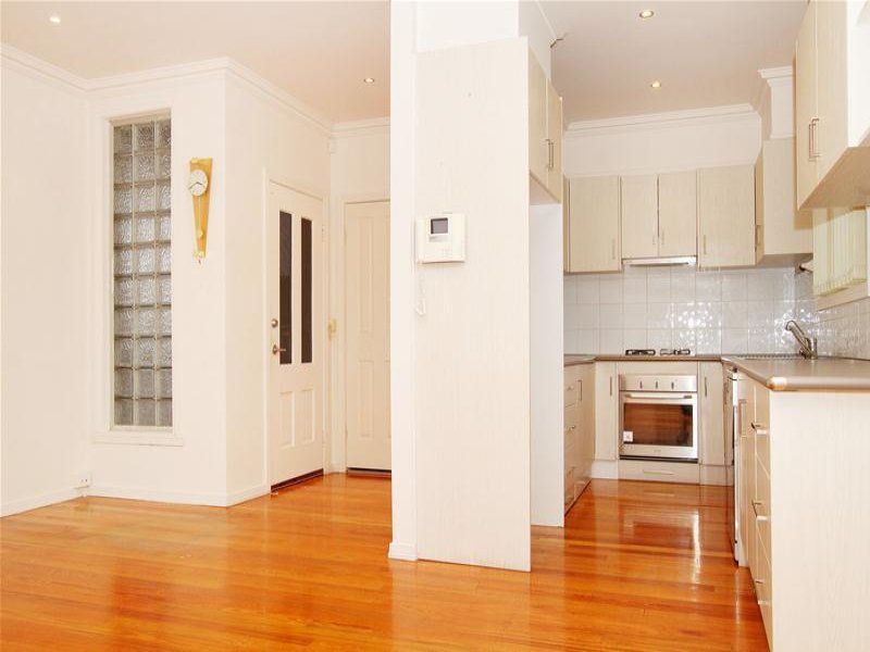 Stunning & Large 2 Bedroom Apartment