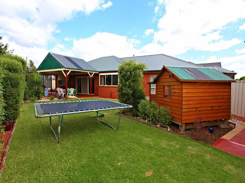 6 Colac Place, Caroline Springs - Thumbnail 8
