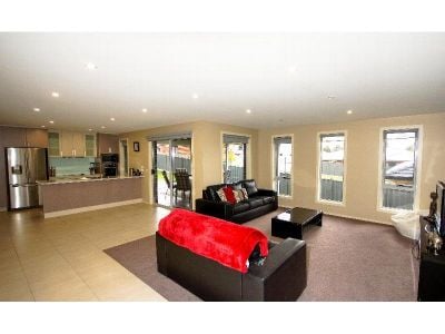 29 Washington Drive, STONY RISE, Stony Rise - Thumbnail 4