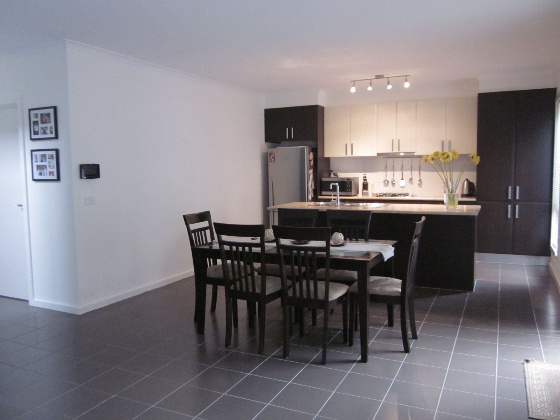 DESIGNER FLAIR WITH MODERN PRACTICALITY   *Insp Thu 23rd Apr @ 4:05pm*