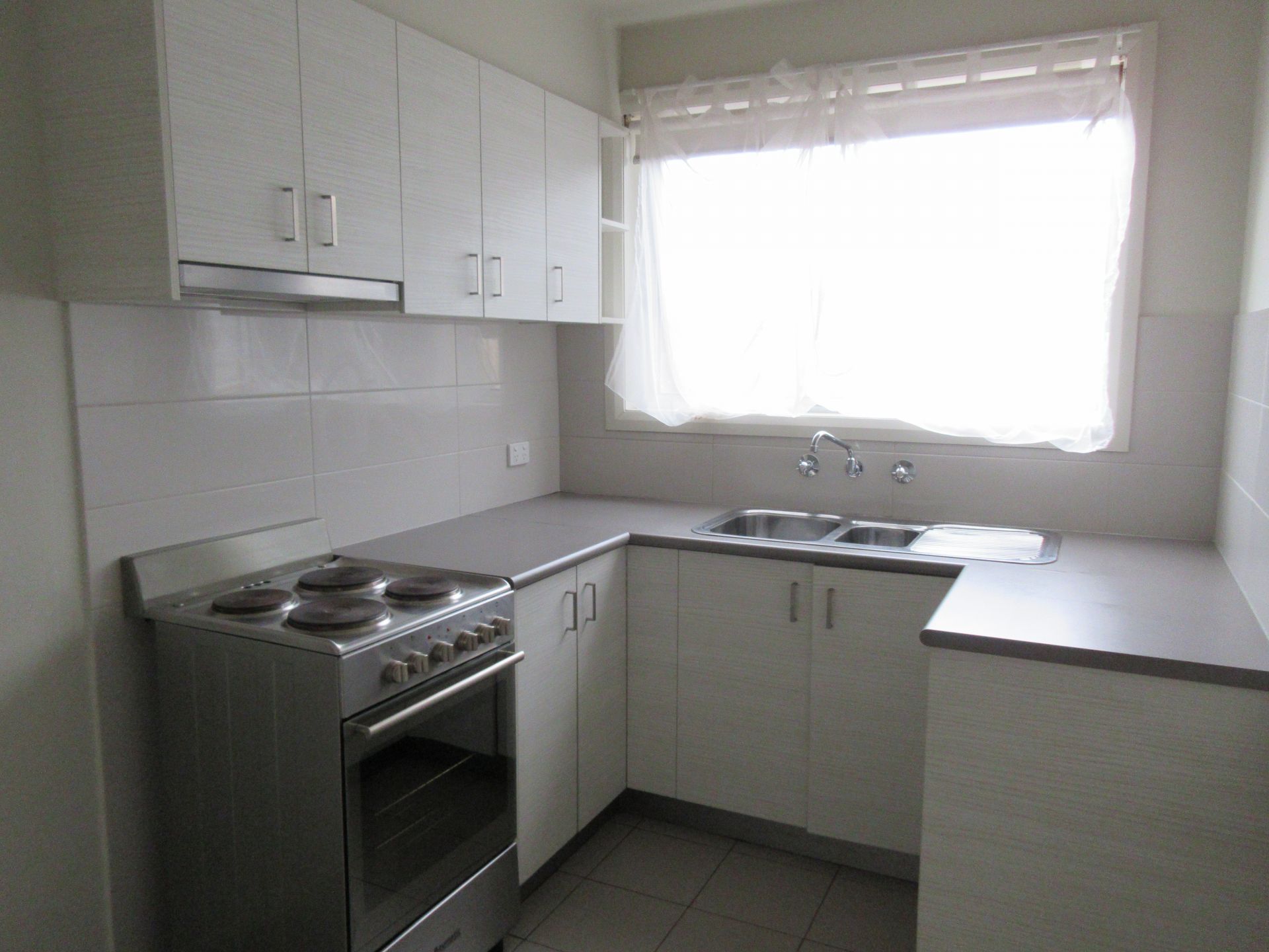 Sensational Ground Floor Apartment in Great Location!