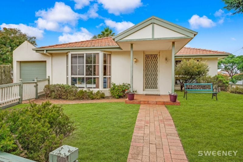 8 Myrtle Grove, Altona - Thumbnail 2