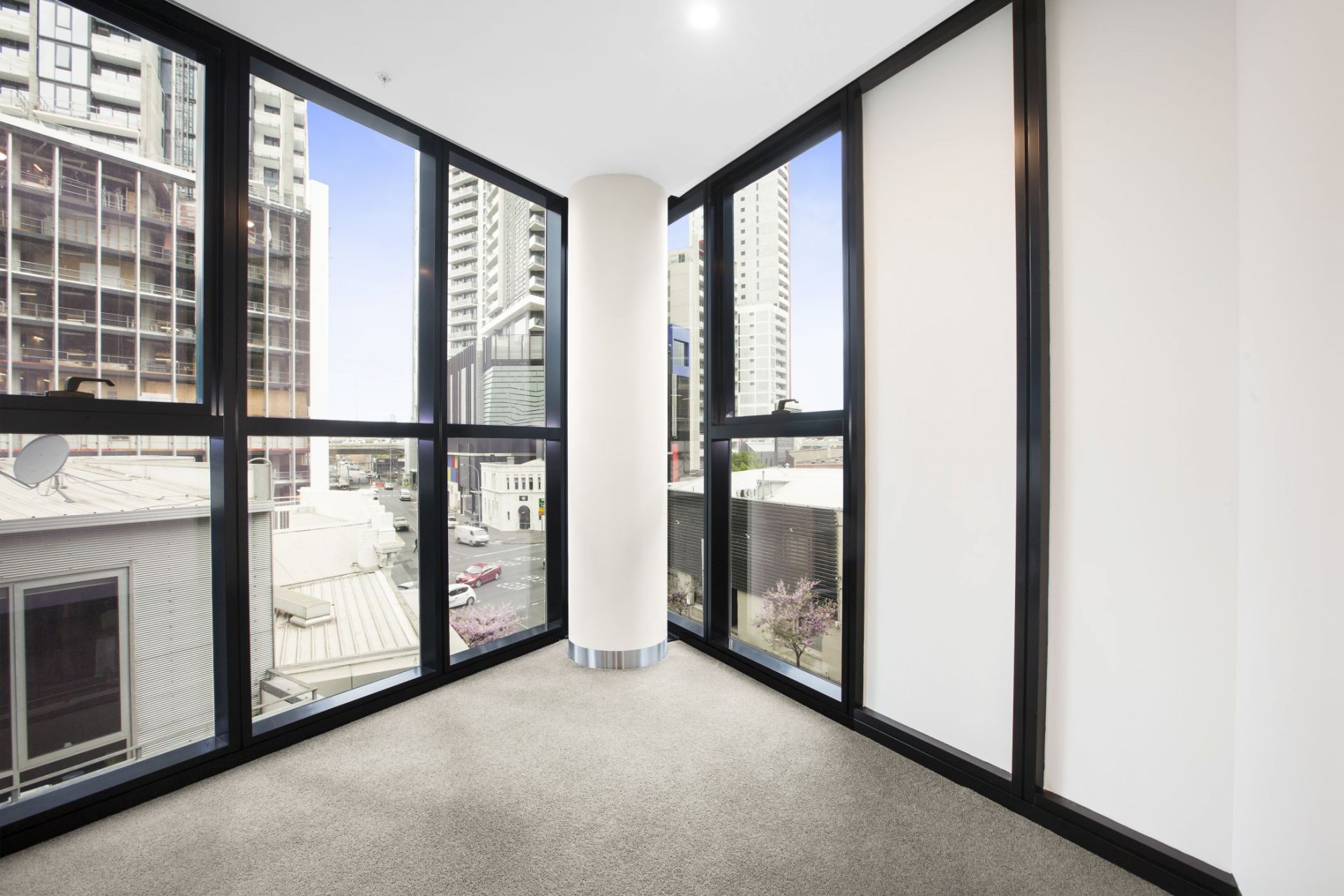 301/33 Clarke Street, Southbank - Thumbnail 4